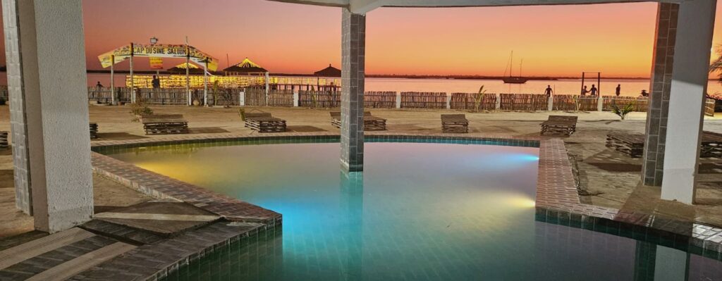 Piscine H24 Ndangane Hotel Unique 24h/24
